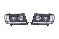 LAND CRUISER Headlight left and right (TYL020400022)